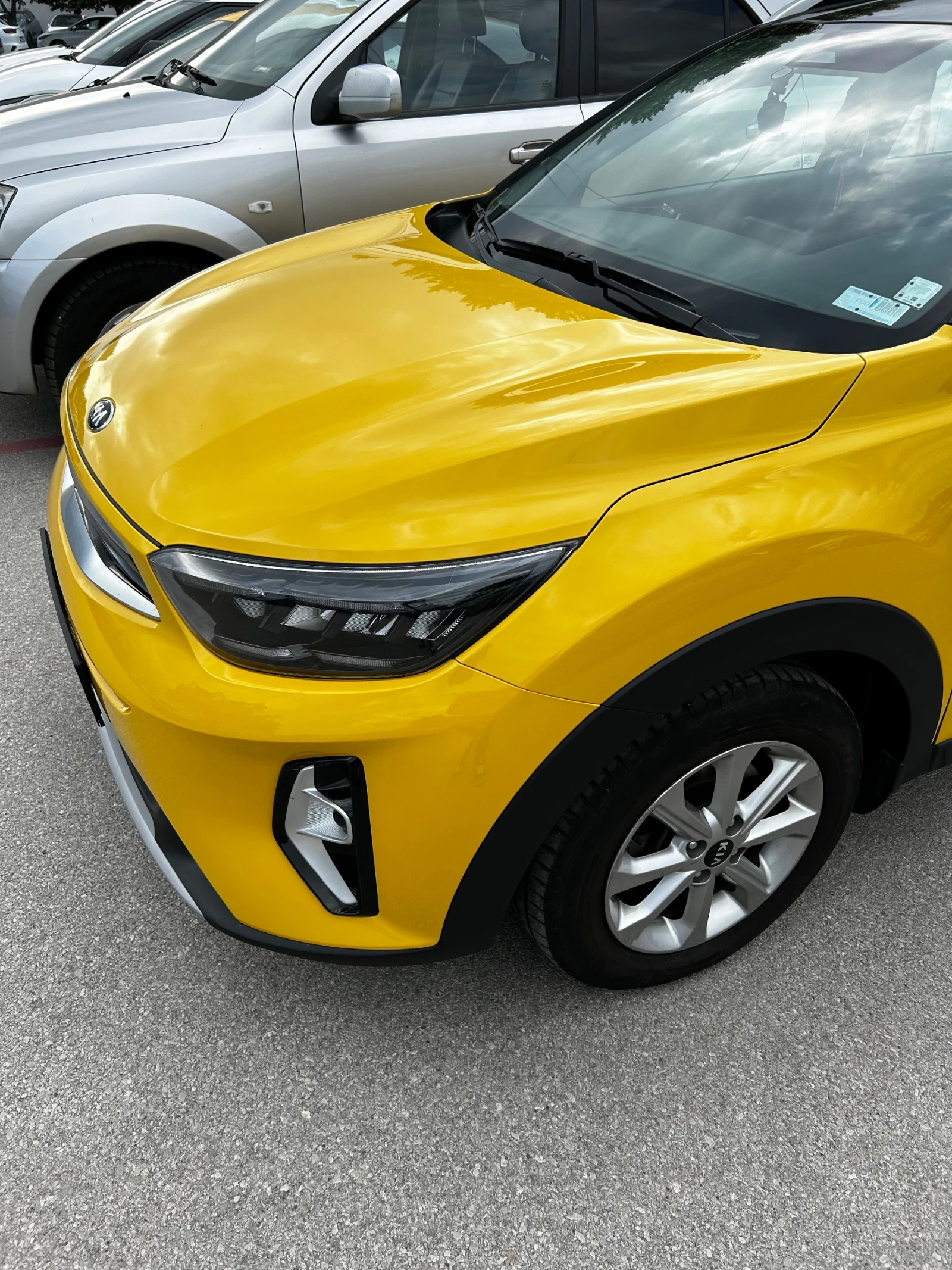 Kia Stonic, снимка 3 - Автомобили и джипове - 56506937