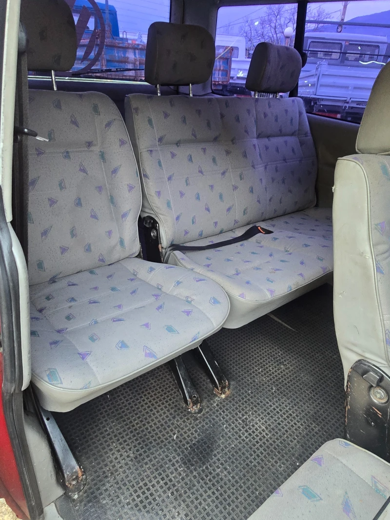 VW T4 2.5 CARAVELLE, снимка 11 - Бусове и автобуси - 48589349