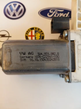 5Q4959802B  Моторче  стъклоповдигач за предна дясна врата  VW PASSAT B8 5Q4.959.802.B, снимка 2 - Части - 53636737