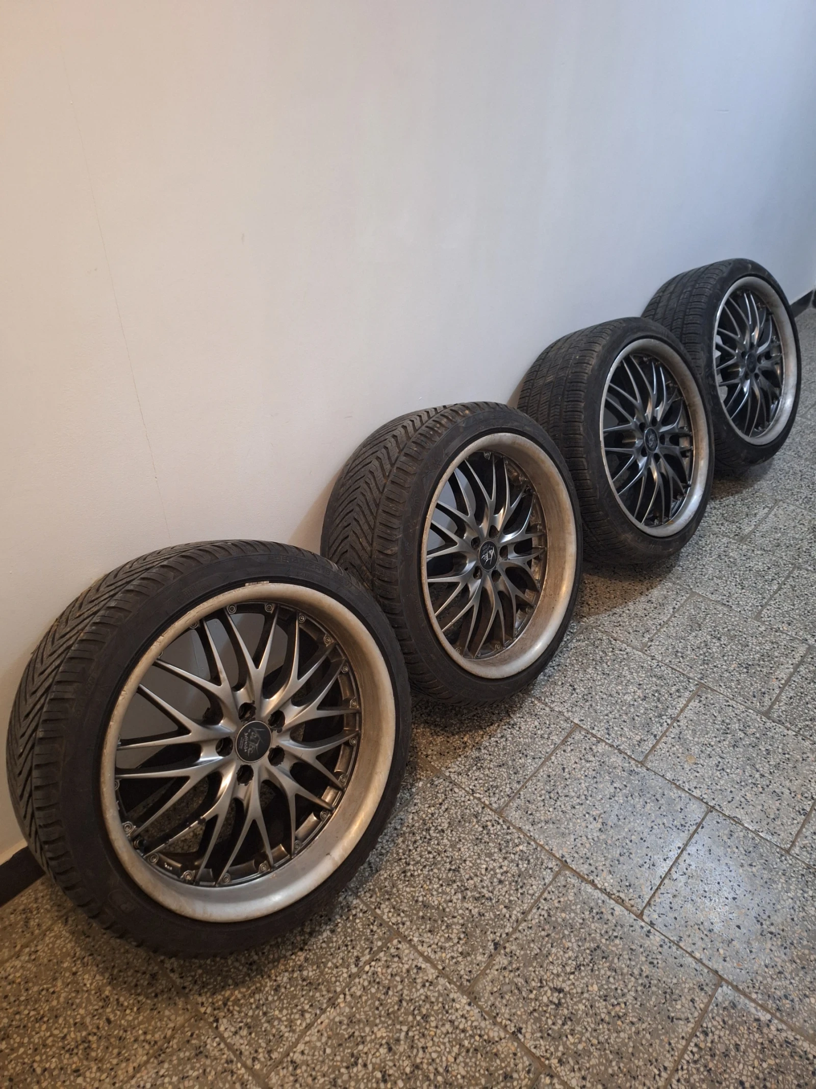 ���� � ������ 225/40R18 | Mobile.bg � ����������� 4