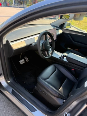 Tesla Model Y Performance, снимка 8