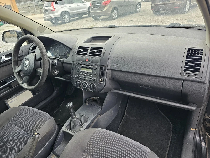 VW Polo 1.4бен., снимка 10 - Автомобили и джипове - 46356142