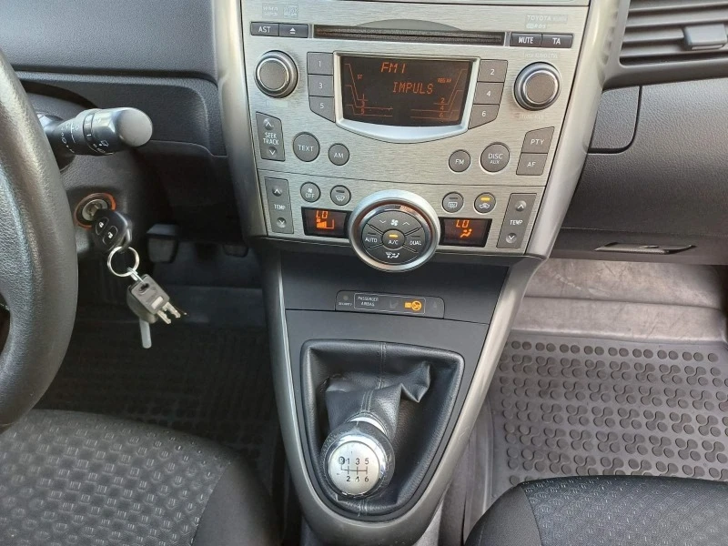 Toyota Verso 2.0 D4D 126k.s., снимка 13 - Автомобили и джипове - 46465961