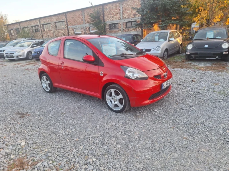 Toyota Aygo 1.0i klima , снимка 1 - Автомобили и джипове - 48443027