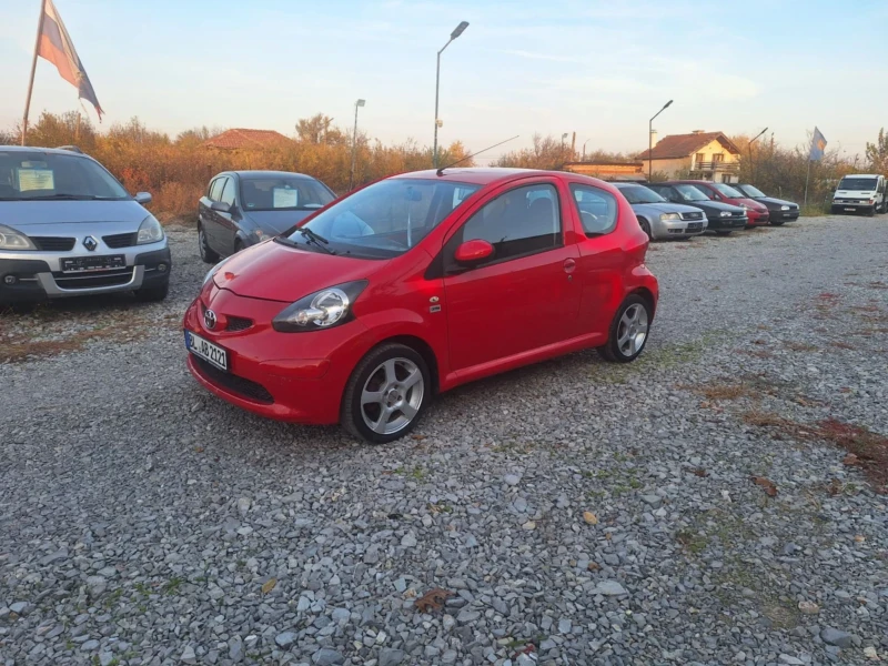 Toyota Aygo 1.0i klima , снимка 3 - Автомобили и джипове - 48443027