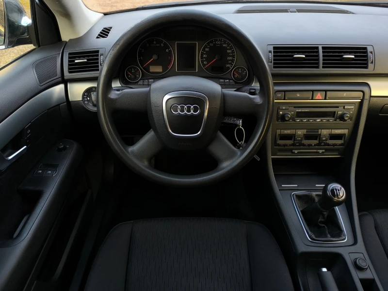 Audi A4 1.6i-102кс-(старият двигател)-КЛИМАТРОНИК-, снимка 11 - Автомобили и джипове - 49300875