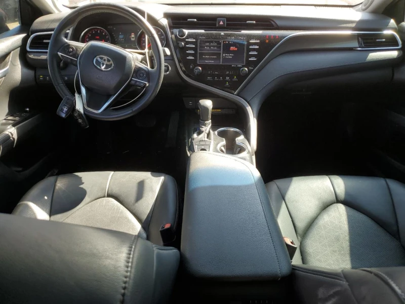 Toyota Camry, снимка 8 - Автомобили и джипове - 52485613