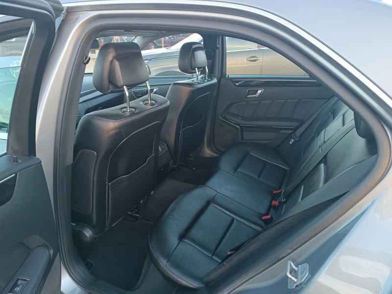 Mercedes-Benz E 350 350 CDI 4Matic, снимка 12 - Автомобили и джипове - 52746084