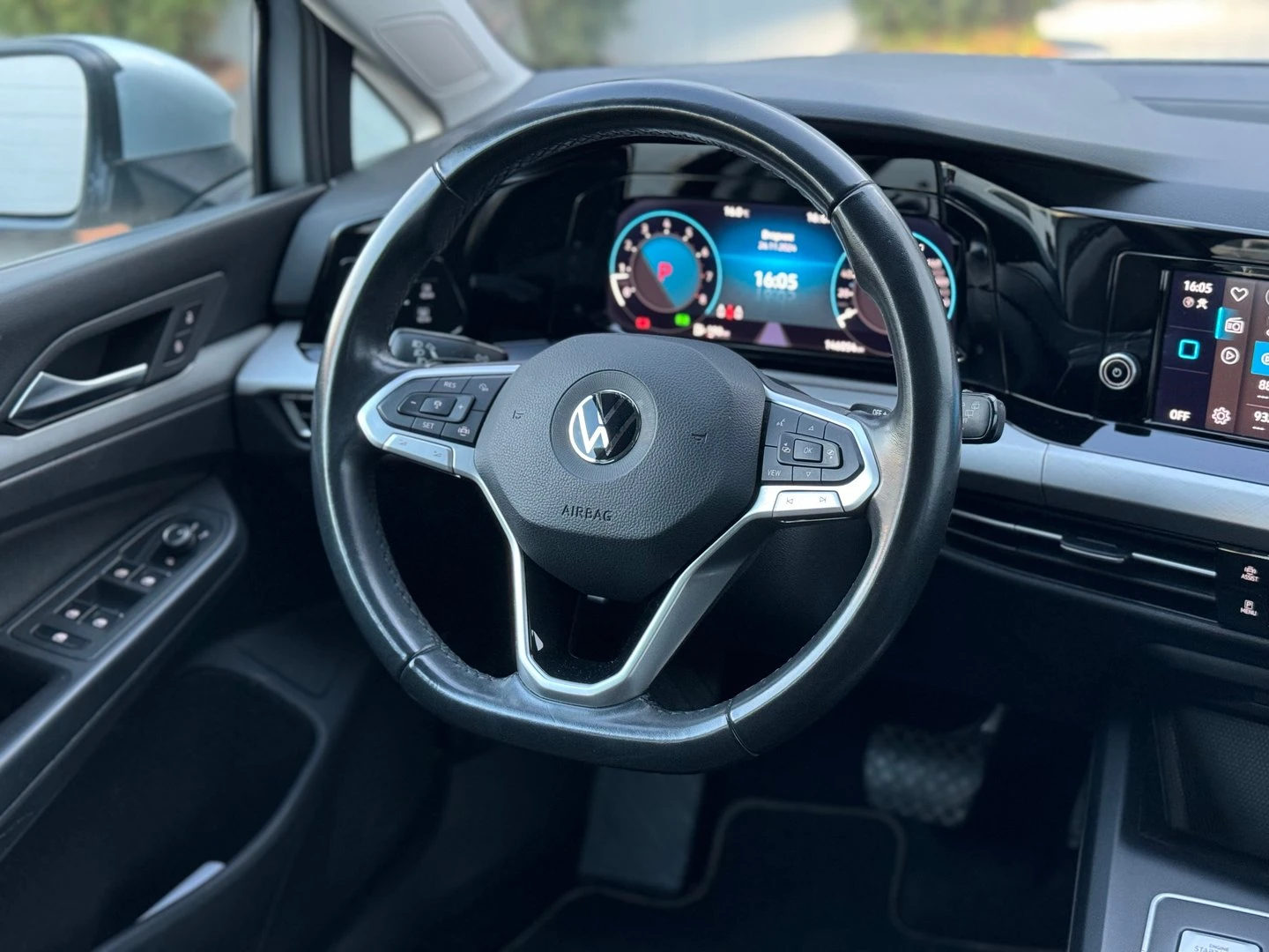 VW Golf 8 Life 1.5 eTSI OPF DSG - изображение 9