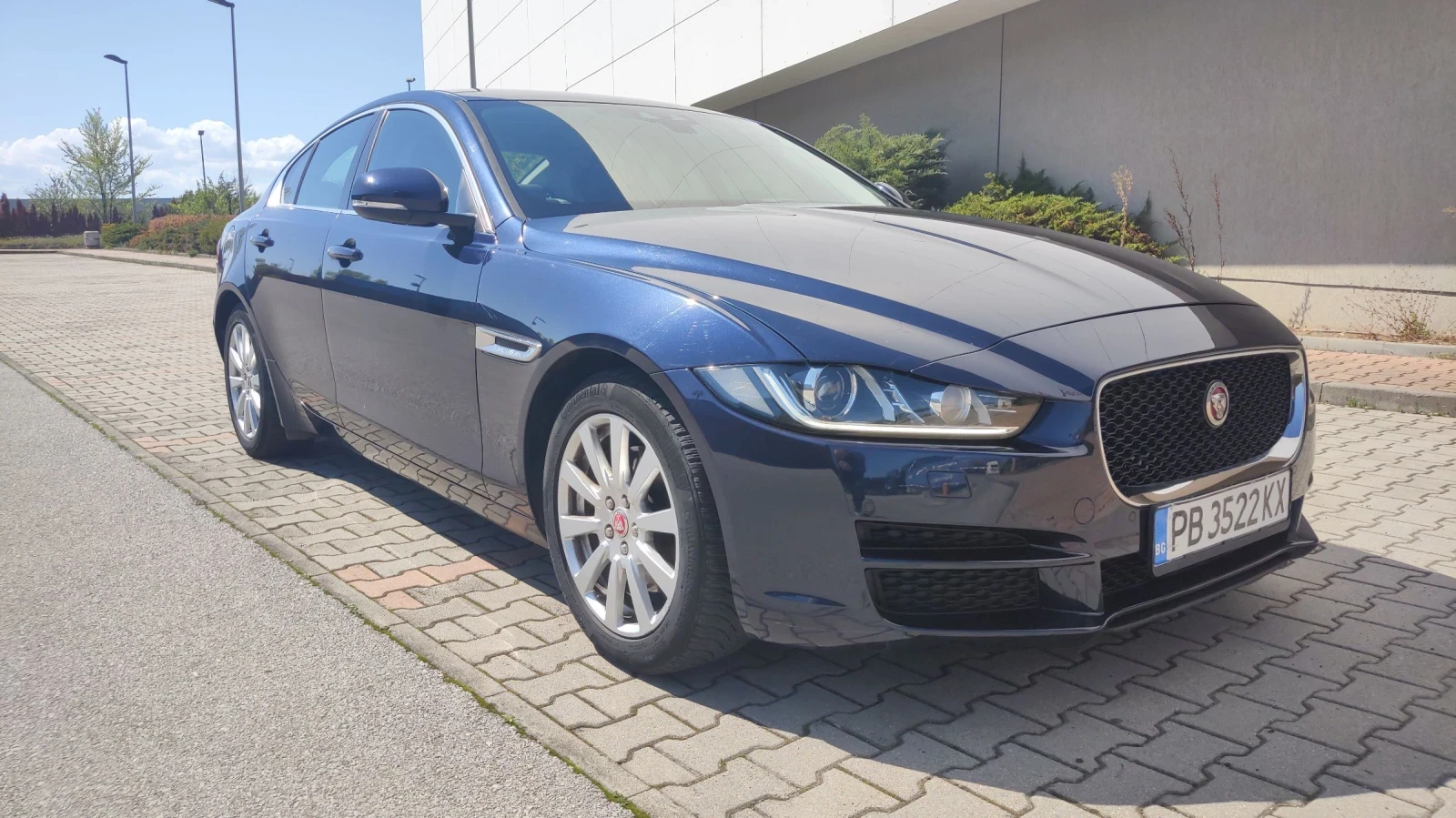Jaguar XE 2.0D 180hp AUTOMAT - изображение 3