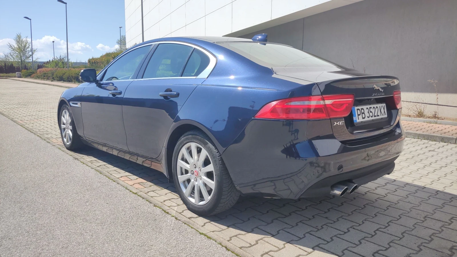 Jaguar XE 2.0D 180hp AUTOMAT - изображение 6