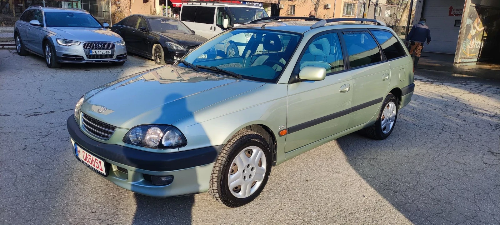 Toyota Avensis 2.0 Бензин - изображение 2
