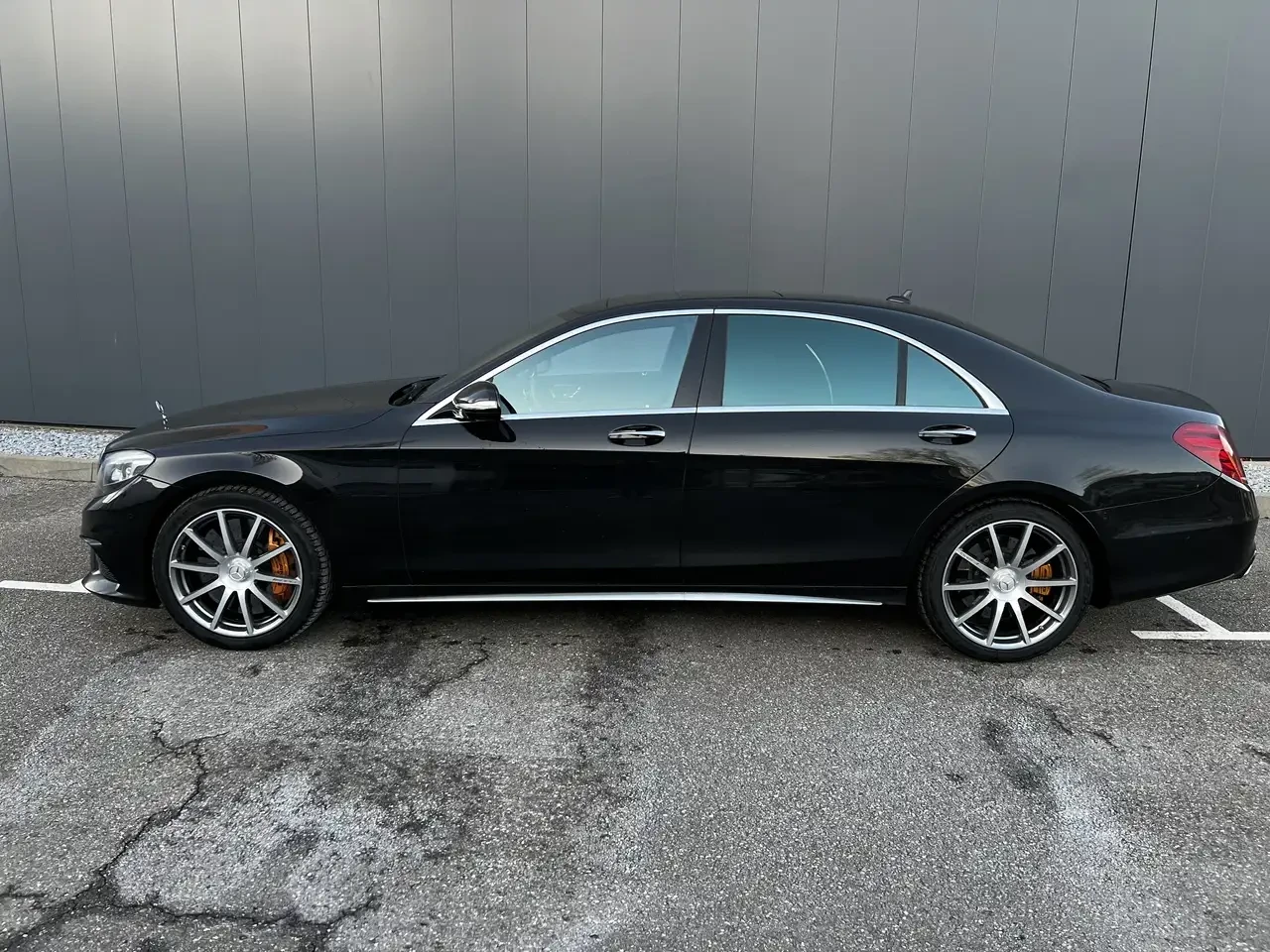 Mercedes-Benz S 63 AMG | 90, 000 км | Безупречно състояние | FULL + Керам - изображение 4