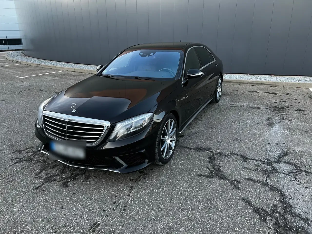 Mercedes-Benz S 63 AMG | 90, 000 км | Безупречно състояние | FULL + Керам - изображение 2