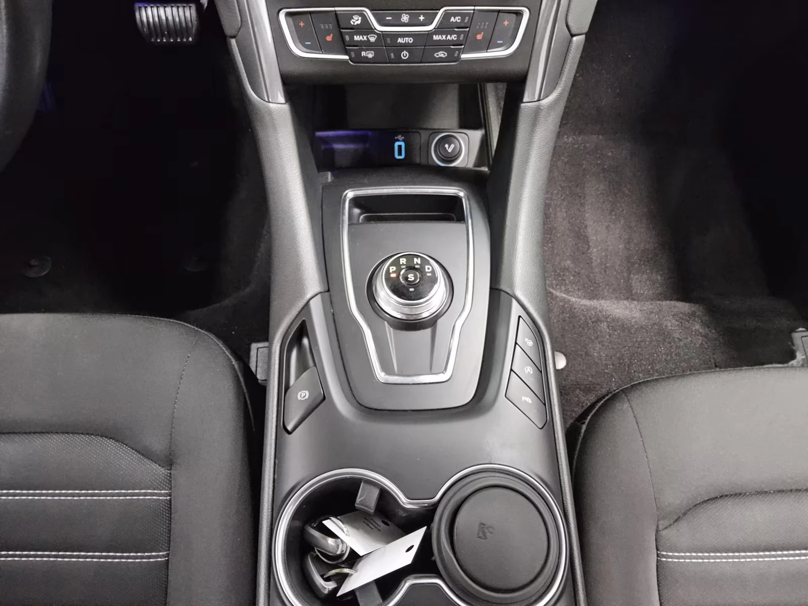 Ford Mondeo 2.0TURNIER/150HP/TREND/NAVI/AMBI/LED/KLESS/128g - изображение 10