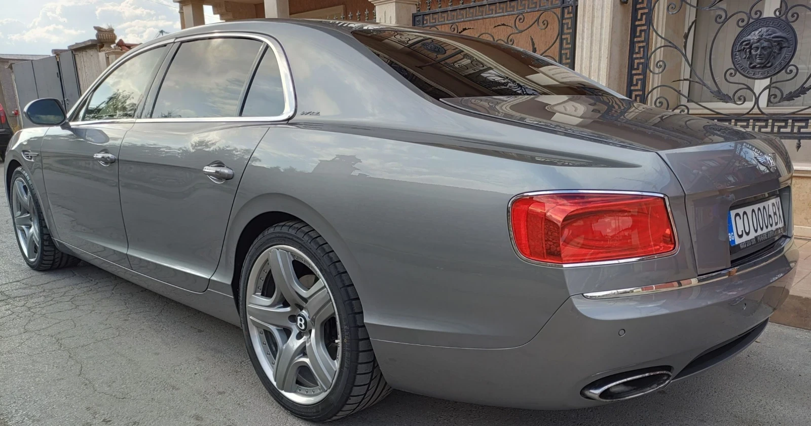 Bentley Flying Spur  - изображение 4