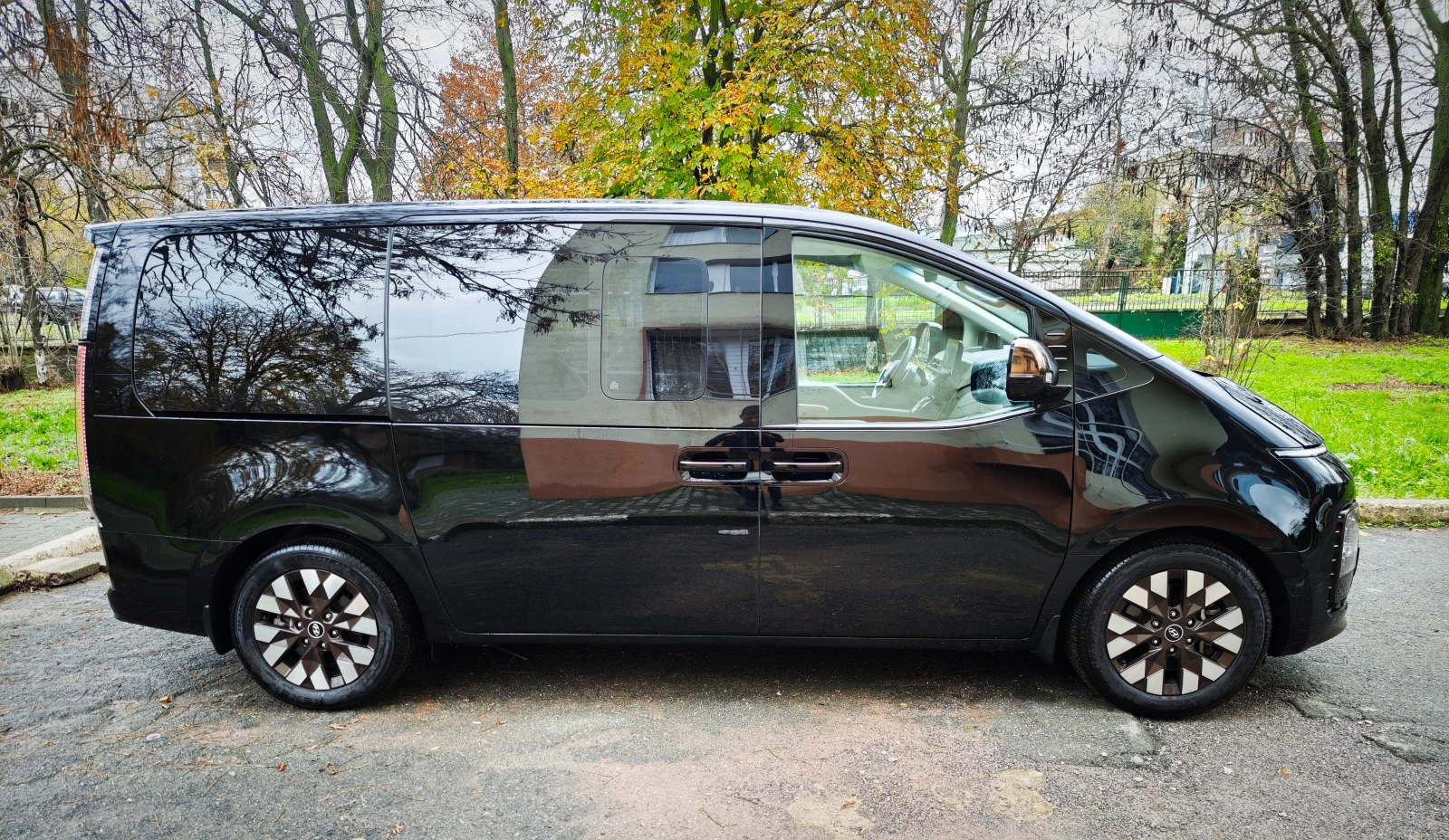 Hyundai Staria 2.2 CRDI 4x4  - HITRAC 8+ 1 - изображение 3