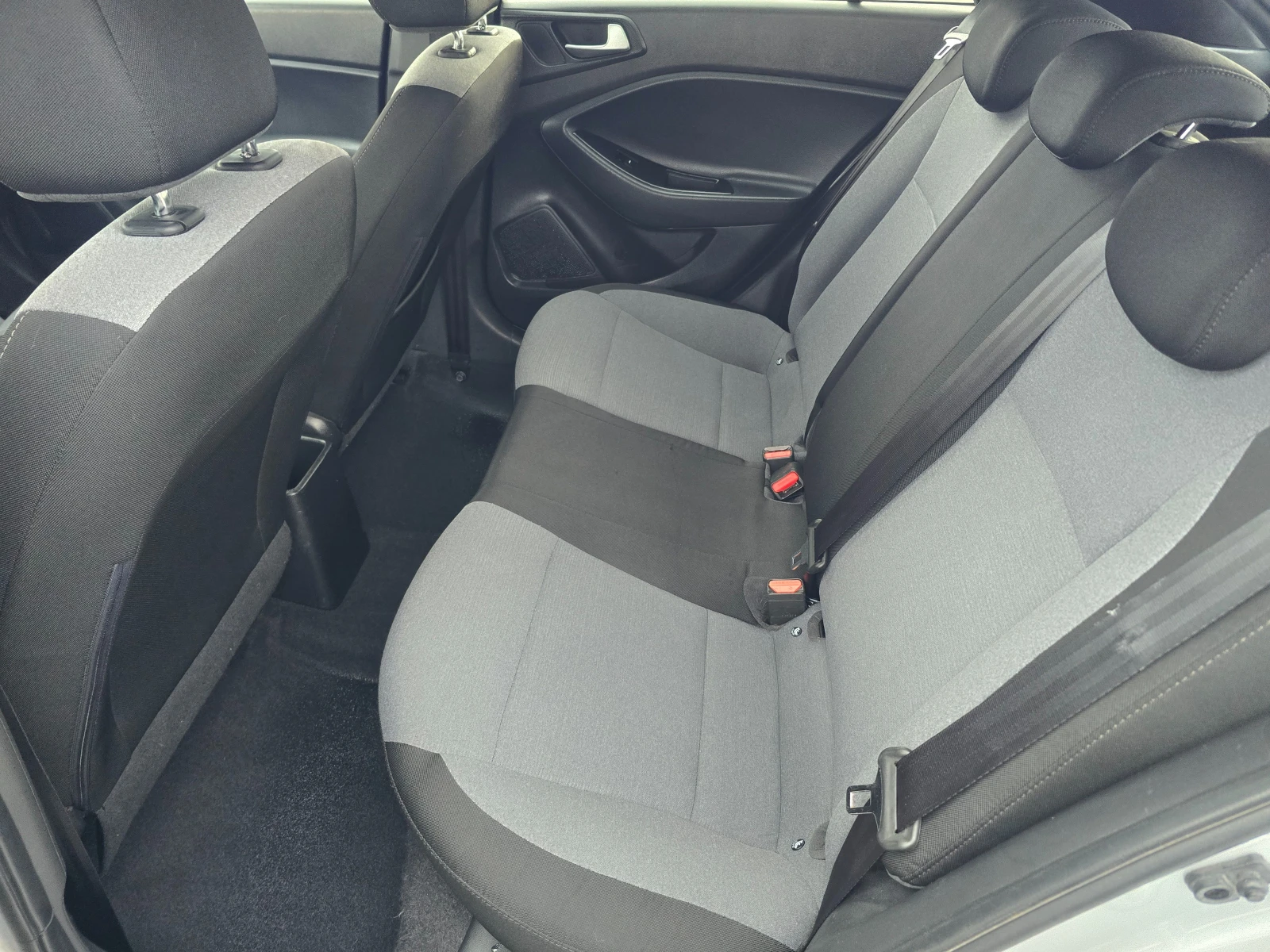 Hyundai I20 1.2i-85k.c-EURO-6-ITALIA - изображение 10