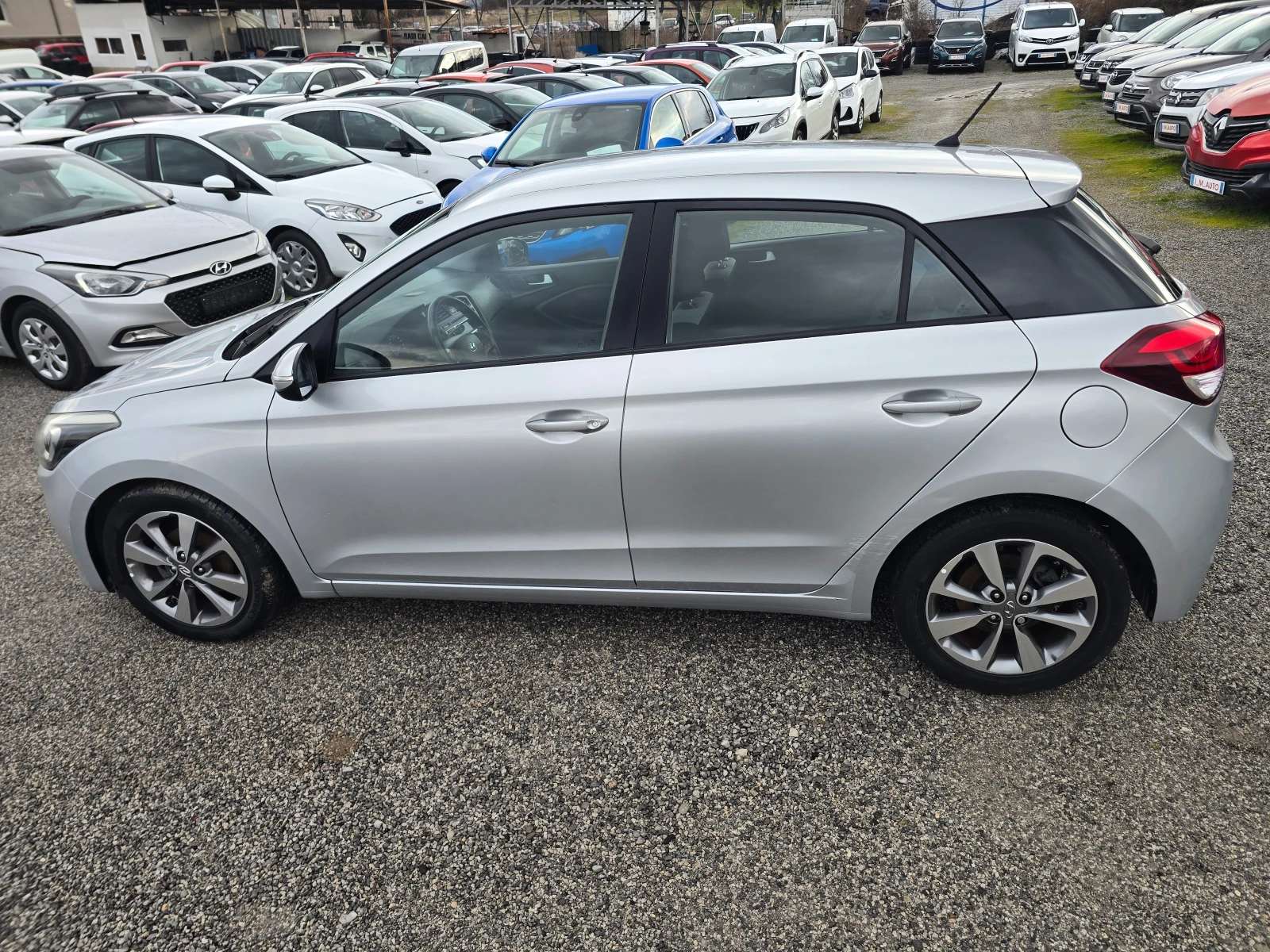 Hyundai I20 1.2i-85k.c-EURO-6-ITALIA - изображение 8