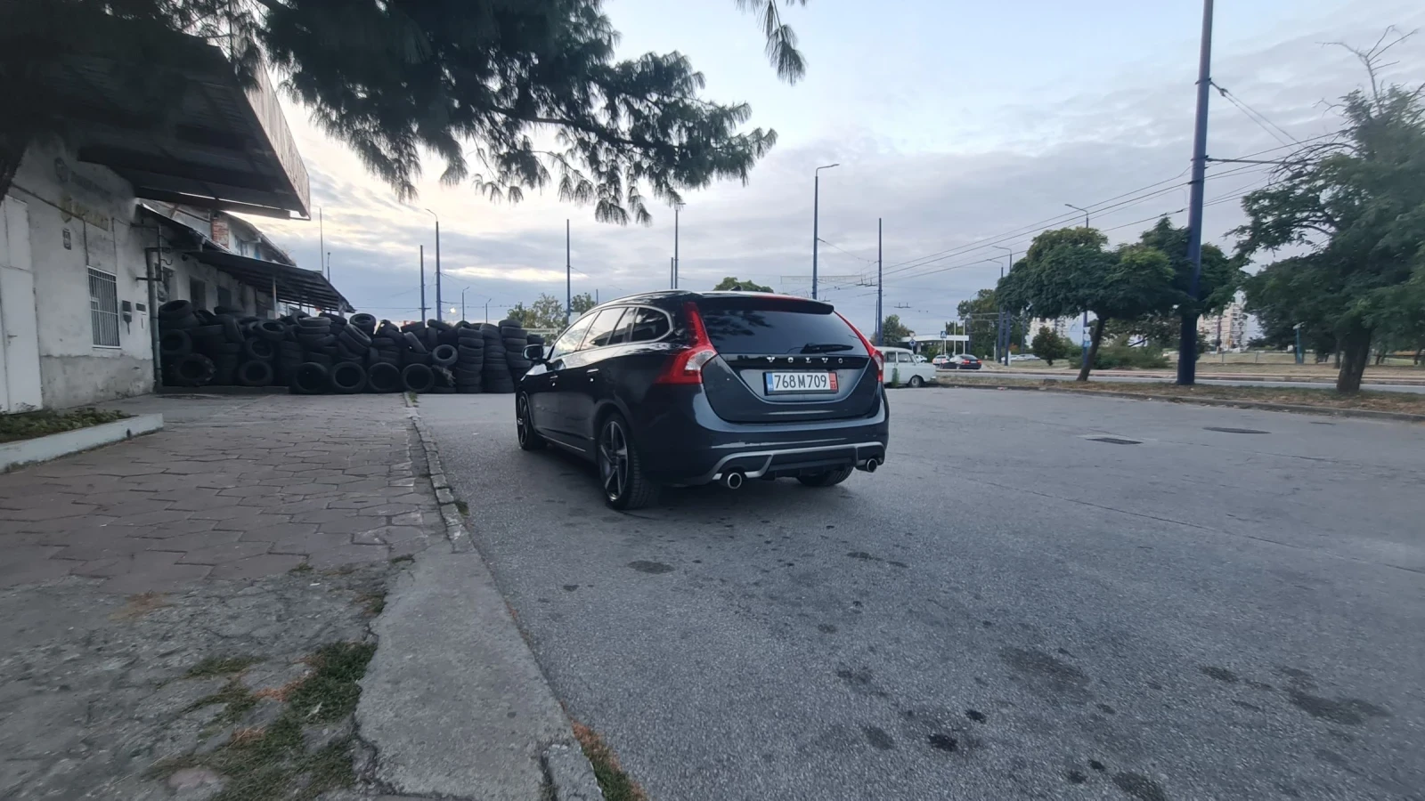 Volvo V60 D5/215к.с./SWISS/4AWD/R DESIGN - изображение 2