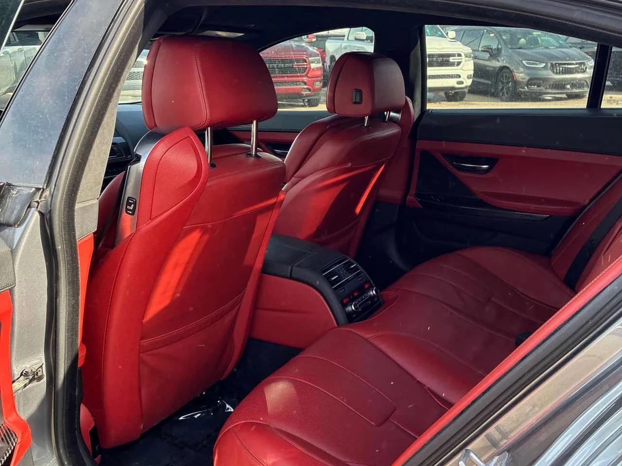 BMW M6 RWD * МАСАЖИ* ОБДУХВАНЕ* HEAD UP* KAMEPA* , снимка 10 - Автомобили и джипове - 53836288