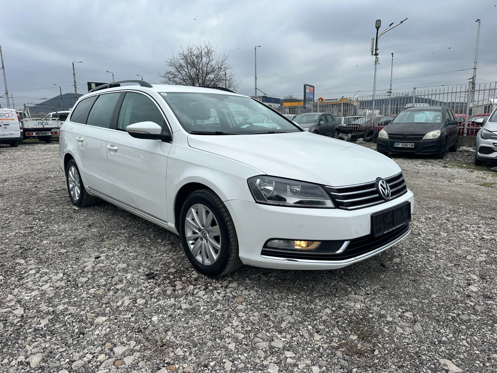 VW Passat 1.6TDI 105kc EVRO5 NAVI, снимка 7 - Автомобили и джипове - 53914048