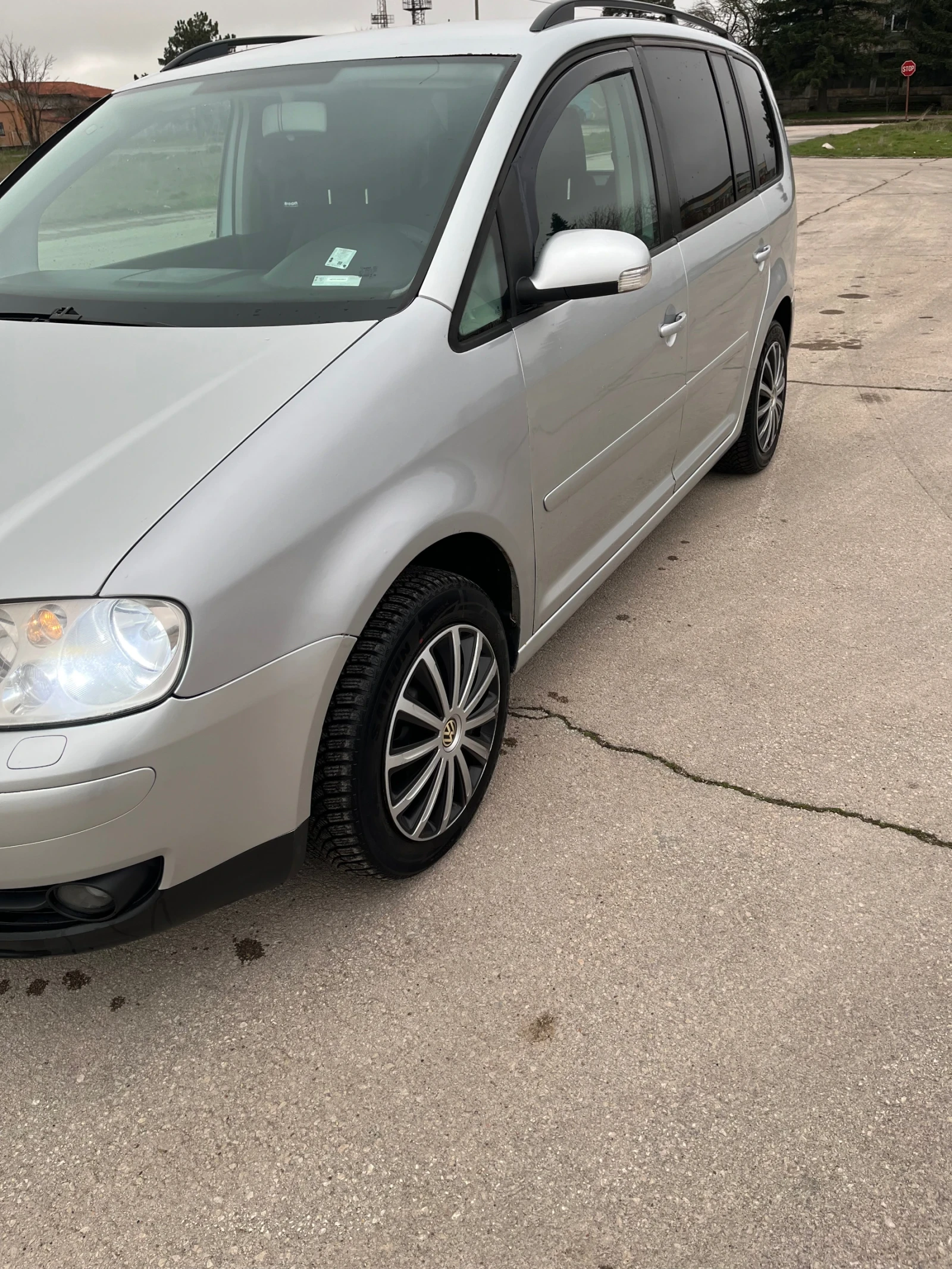 VW Touran, снимка 2 - Автомобили и джипове - 54013086