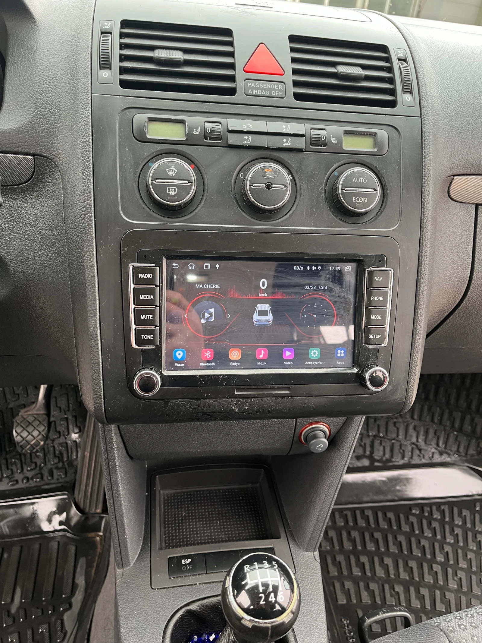 VW Touran, снимка 9 - Автомобили и джипове - 54013086