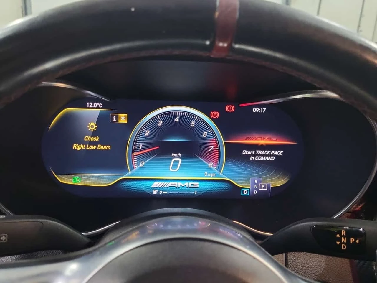 Mercedes-Benz C 43 AMG  | MULTIBEAM | 360 | PANO | MEMORY | , снимка 12 - Автомобили и джипове - 54107128