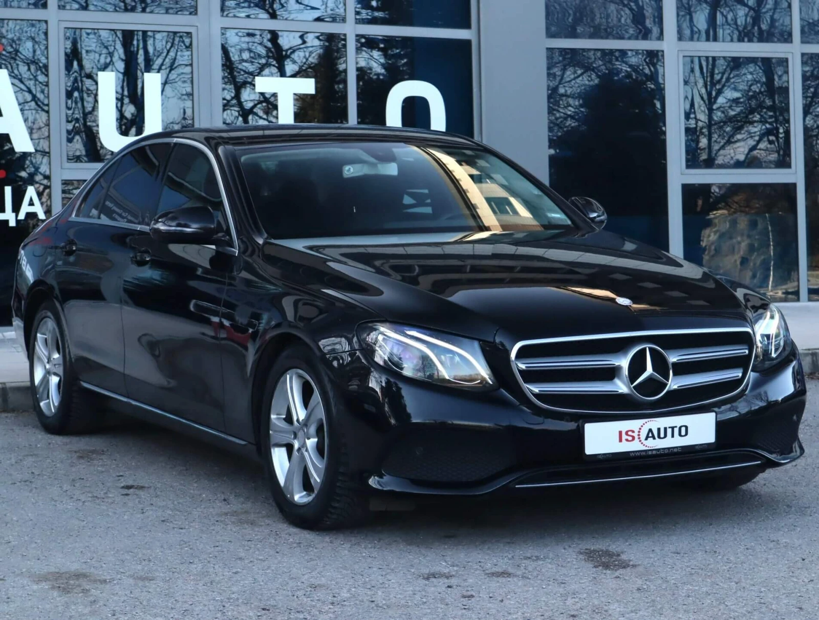 Mercedes-Benz E 220 CDI/Avantgarde/Dynamic Select/PRE-SAFE/Collision P, снимка 3 - Автомобили и джипове - 54184344