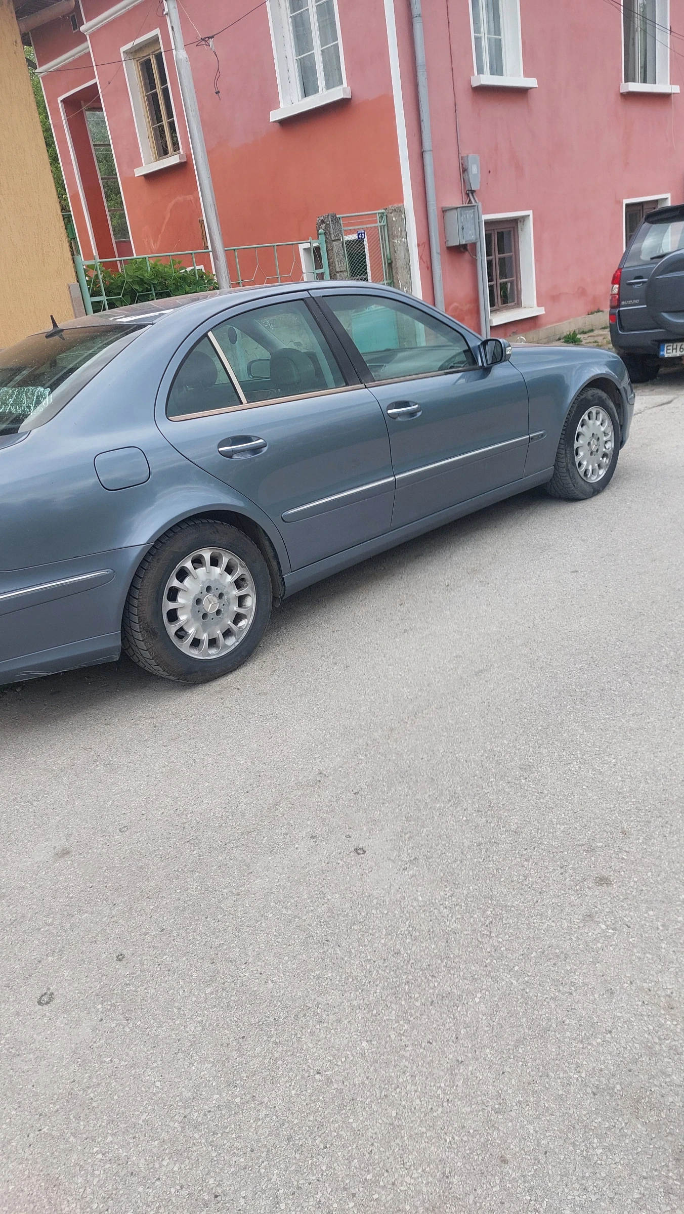 Mercedes-Benz E 270, снимка 3 - Автомобили и джипове - 54375245