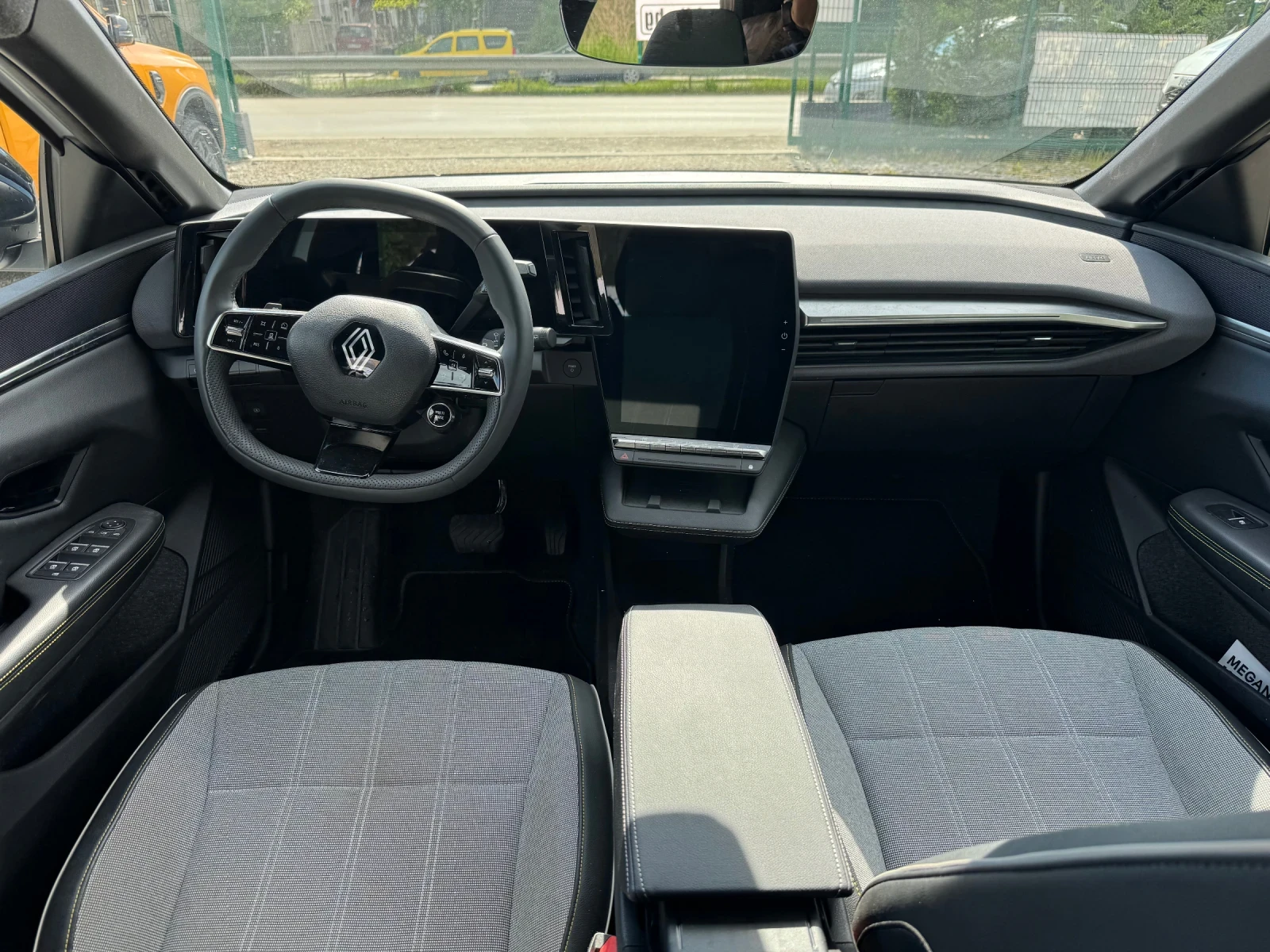 Renault Megane E-Tech - electric 60, снимка 9 - Автомобили и джипове - 54577014