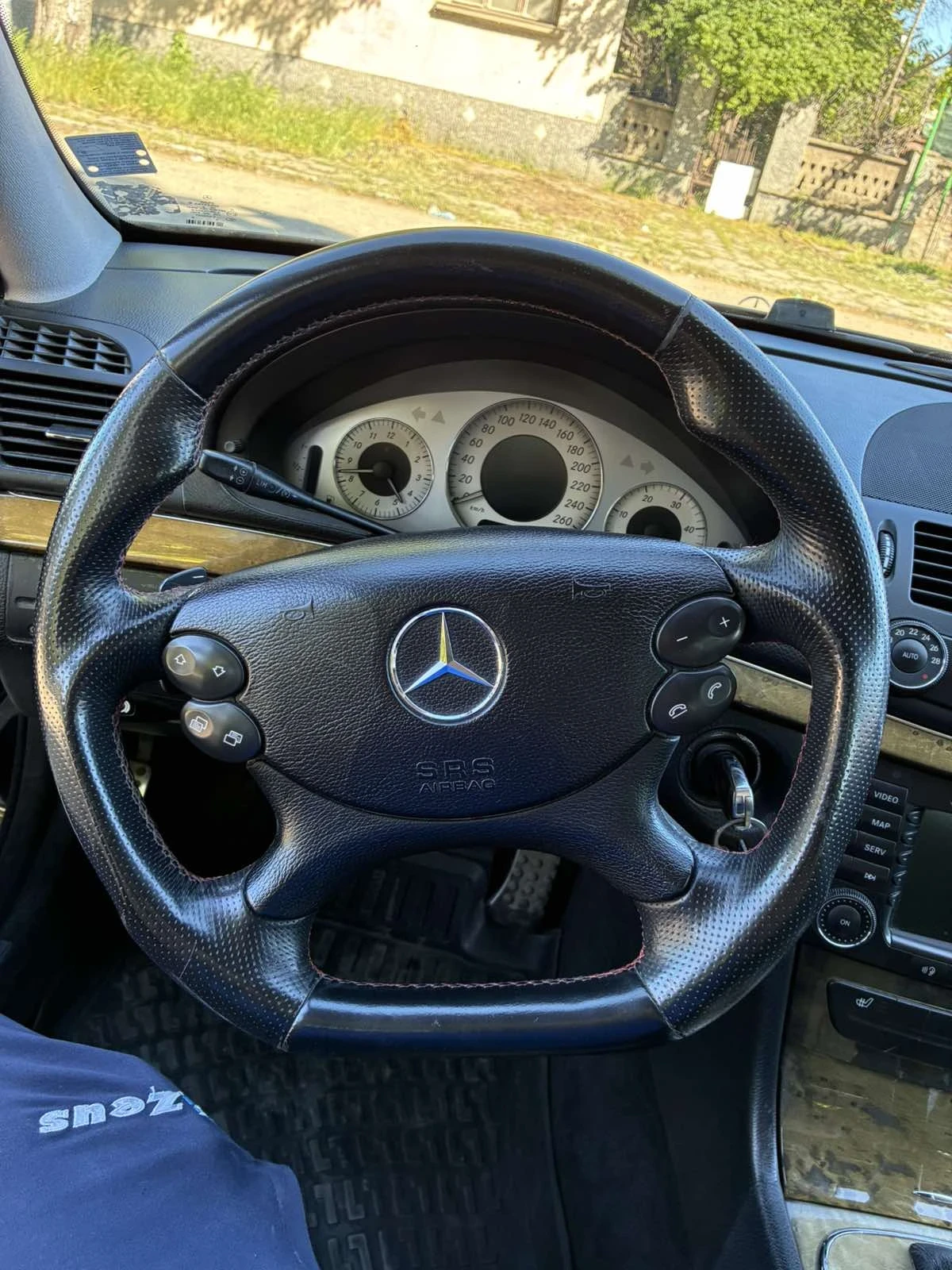 Mercedes-Benz E 320 3.2  V6, снимка 6 - Автомобили и джипове - 54580511