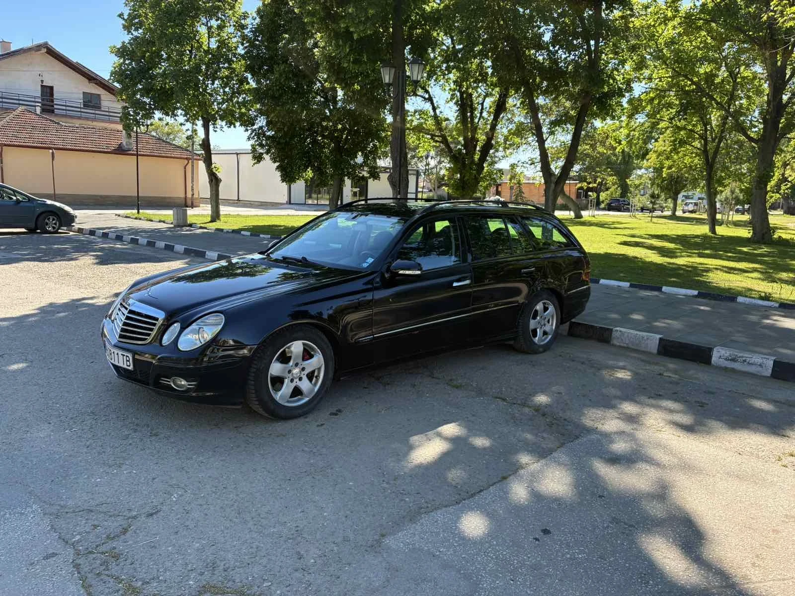 Mercedes-Benz E 320 3.2  V6, снимка 2 - Автомобили и джипове - 54580511