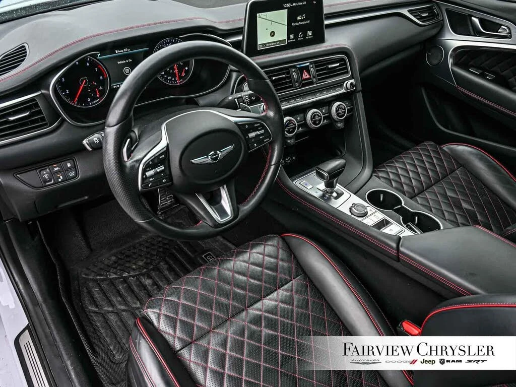 Genesis G70  3.3T Sport AWD, снимка 14 - Автомобили и джипове - 54598097