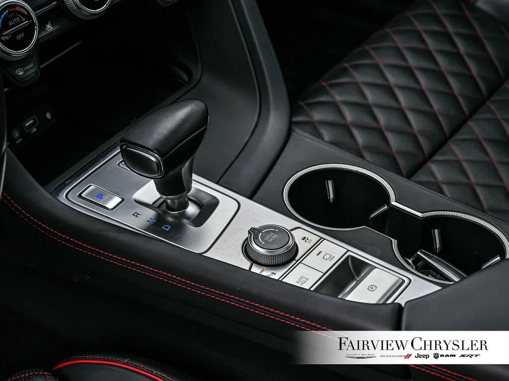 Genesis G70  3.3T Sport AWD, снимка 17 - Автомобили и джипове - 54598097