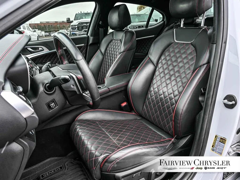 Genesis G70  3.3T Sport AWD, снимка 13 - Автомобили и джипове - 54598097