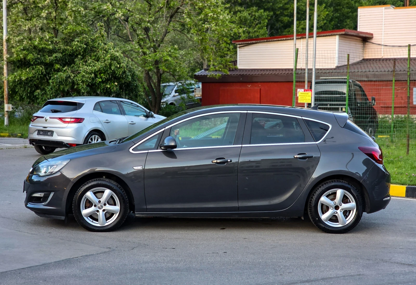 Opel Astra 2.0CDTI Facelift * Lane Assist* , снимка 3 - Автомобили и джипове - 54731207