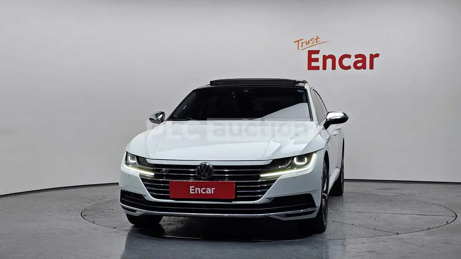 VW Arteon PRESTIGE R-LINE 4X4/360/PANO/ПОДГРЕВ/ОБДУХВАНЕ/, снимка 3 - Автомобили и джипове - 55156347