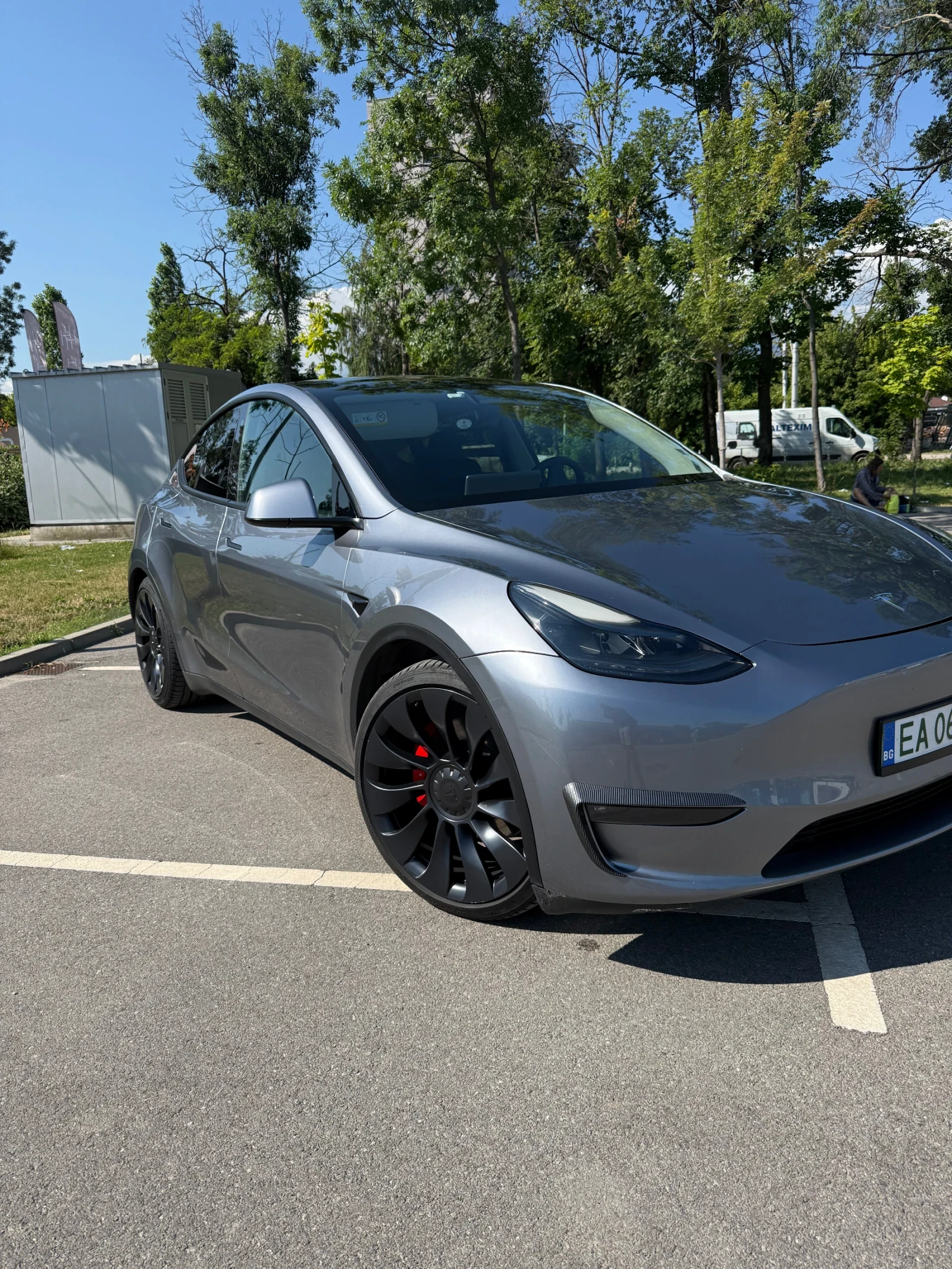 Tesla Model Y Performance, снимка 2 - Автомобили и джипове - 55327174