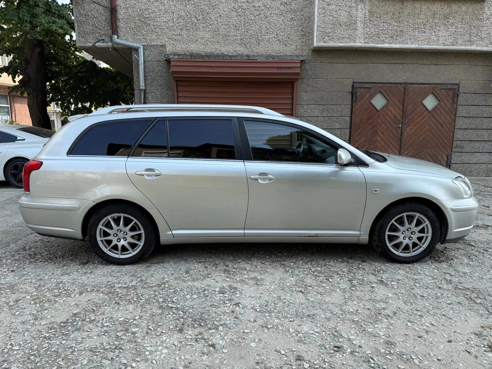 Toyota Avensis, снимка 6 - Автомобили и джипове - 55770182