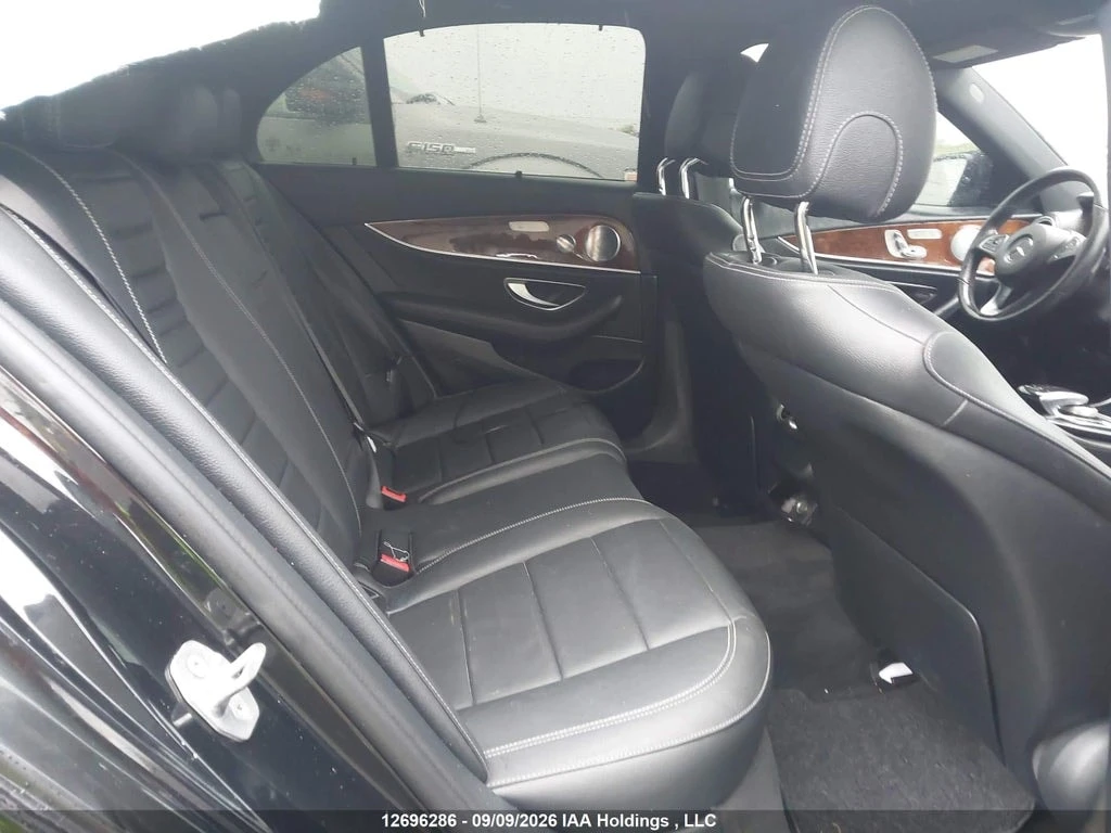 Mercedes-Benz E 400 * 4MATIC * CARFAX * ОПЦИЯ ЗА ФИНАНСИРАНЕ, снимка 8 - Автомобили и джипове - 56057396