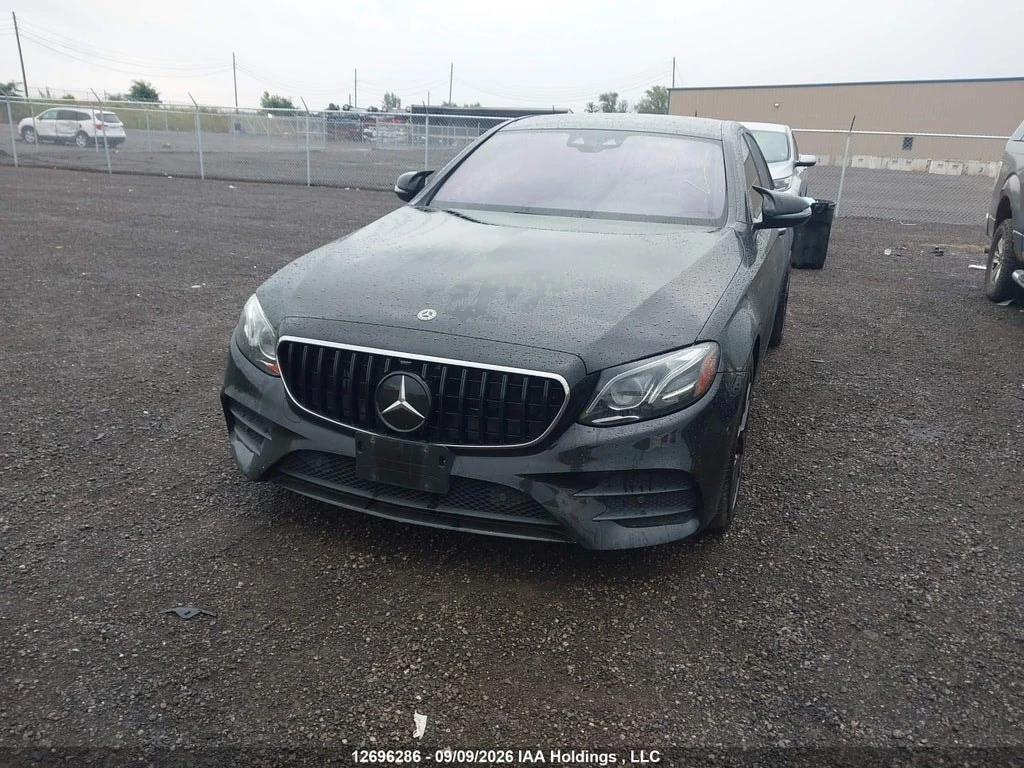Mercedes-Benz E 400 * 4MATIC * CARFAX * ОПЦИЯ ЗА ФИНАНСИРАНЕ, снимка 2 - Автомобили и джипове - 56057396
