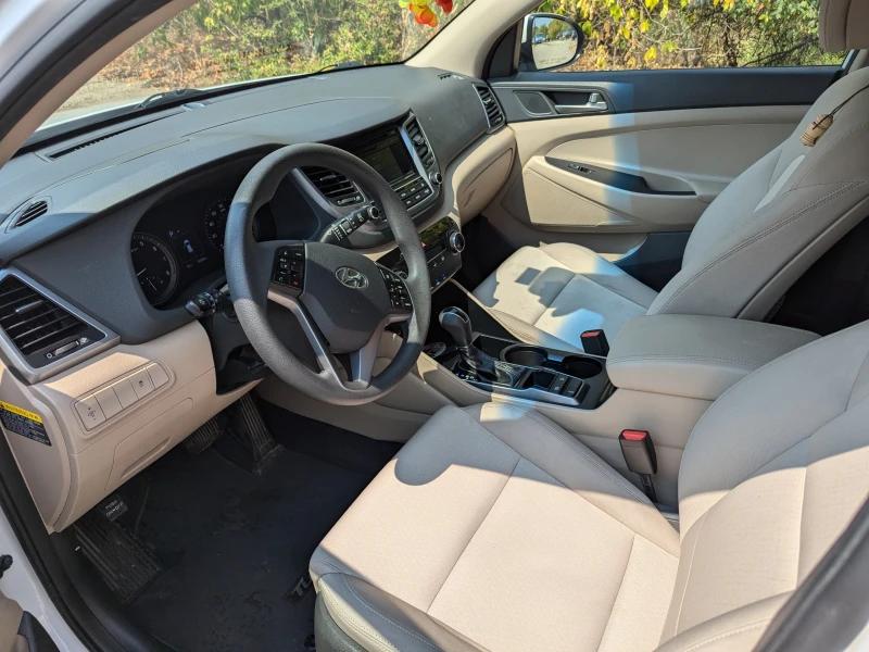 Hyundai Tucson 2.0L, 4х4, снимка 5 - Автомобили и джипове - 47269804