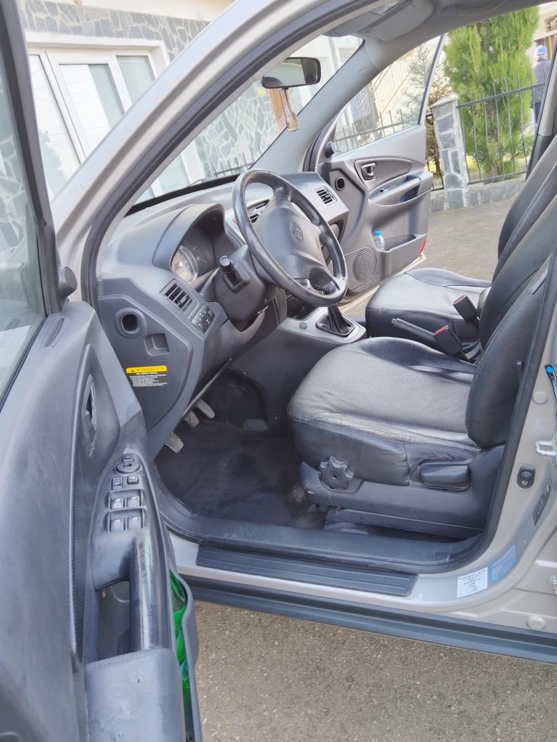 Hyundai Tucson, снимка 4 - Автомобили и джипове - 48953102