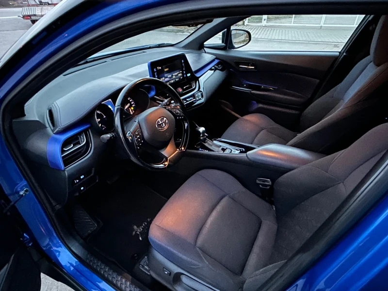 Toyota C-HR HYBRID 1.8, снимка 10 - Автомобили и джипове - 53486146