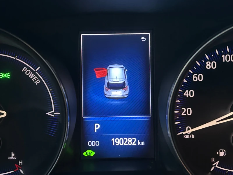 Toyota C-HR HYBRID 1.8, снимка 12 - Автомобили и джипове - 53486146