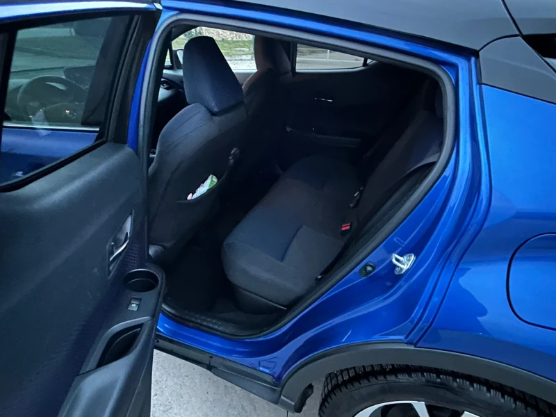 Toyota C-HR HYBRID 1.8, снимка 11 - Автомобили и джипове - 53486146