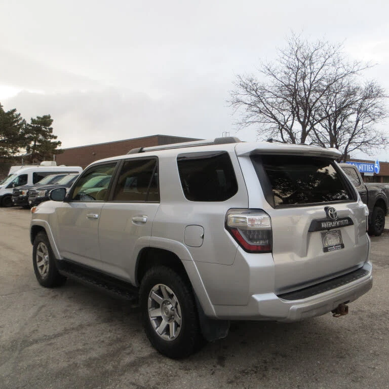 Toyota 4runner 4.0* V6* ПОДГРЕВ* КАМЕРА* КЕЙЛЕС* LANE* ASSIST - изображение 4