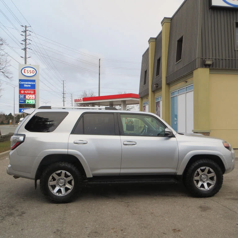 Toyota 4runner 4.0* V6* ПОДГРЕВ* КАМЕРА* КЕЙЛЕС* LANE* ASSIST - изображение 5